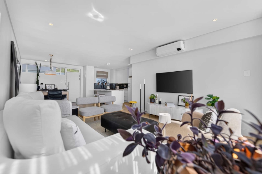 1 Bedroom Property for Sale in Sea Point Western Cape